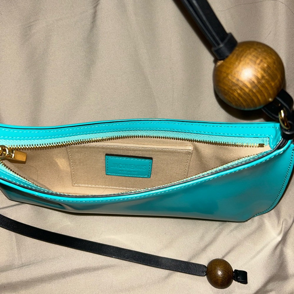 Jacquemus Le Bisou Perle Turquoise Shoulder Bag - Picture 4 of 4